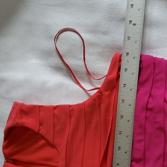 Woman's London Times Sleeveless Pleated Steath Dress - Picture 12 of 14